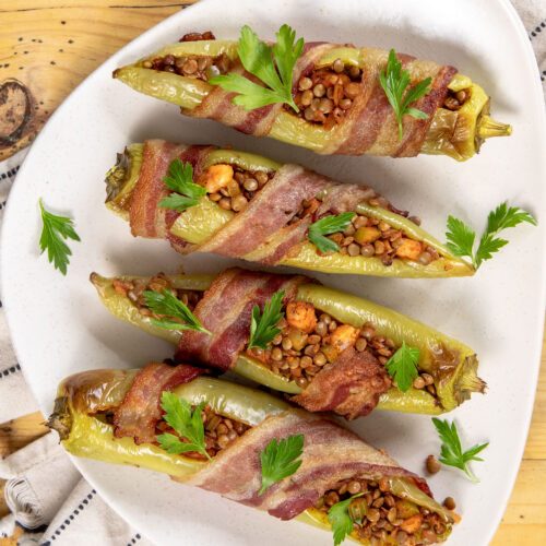 Chiles Güeros Rellenos de Lentejas con Camarón