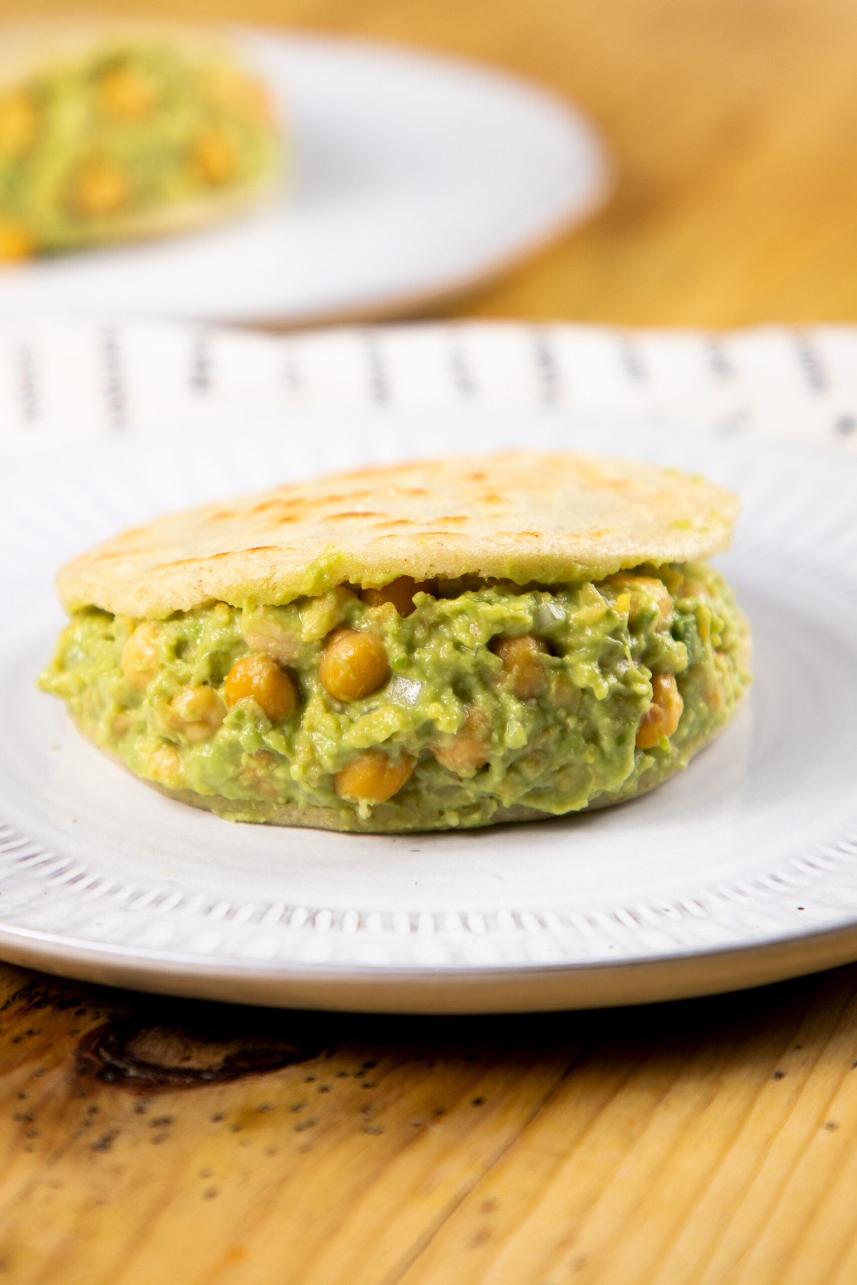 Reina Pepiada con Garbanzo